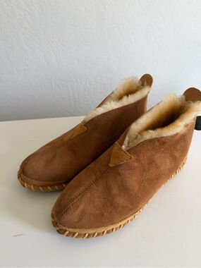 L.L. Bean Wicked Good Shearling Bootie Slippers in Tan Suede 7 Medium